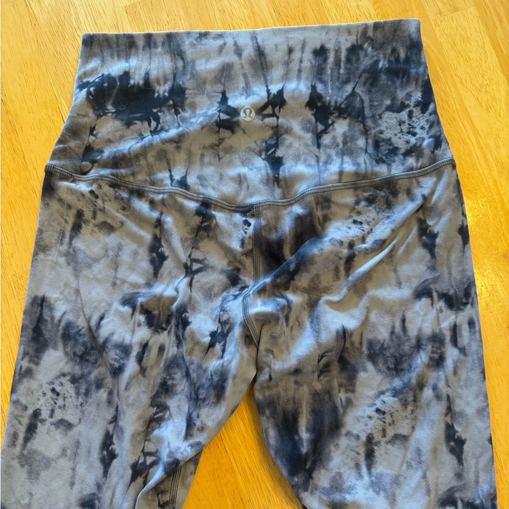 Lululemon biker shorts.